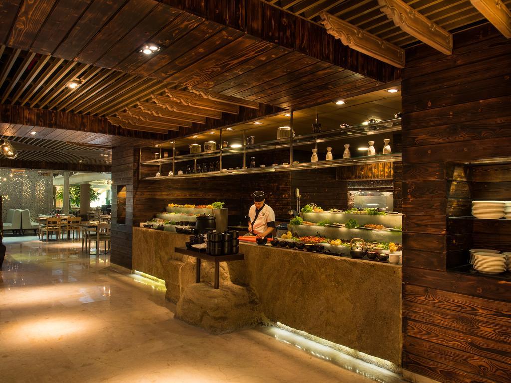 Gran Melia Jakarta Exterior photo